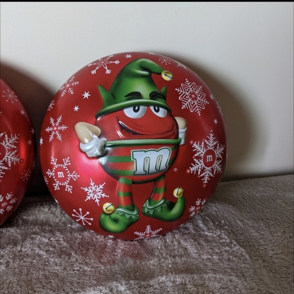 M&M Christmas Tins 2013 - Picture 3 of 9